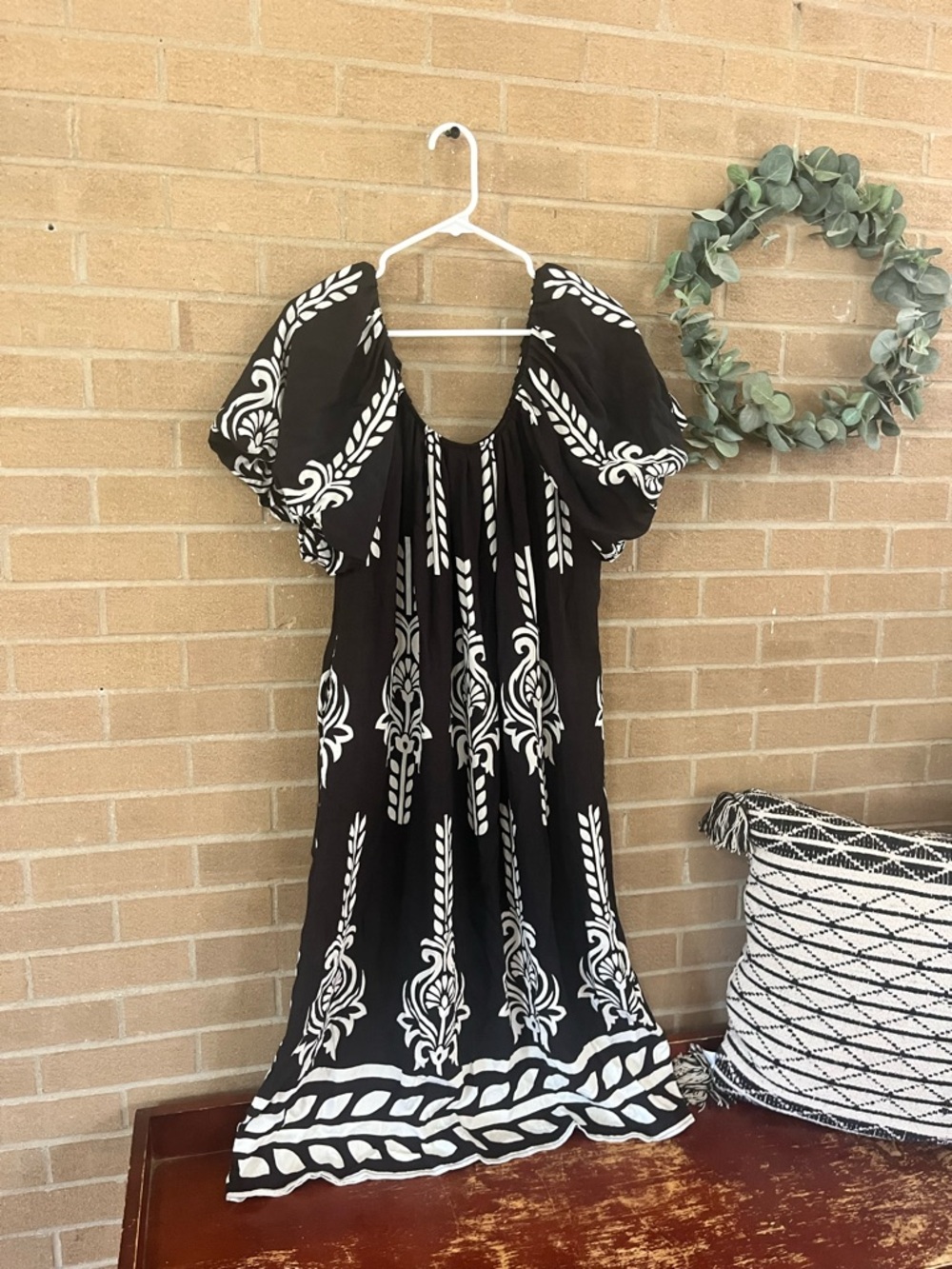 Black & White Puff Sleeve Midi Dress - Women's - Picture 3 of 4